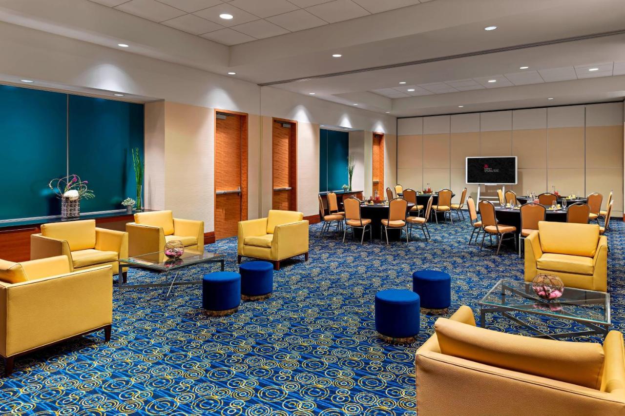 มอนทรีออล แอร์พอร์ต แมริออท อิน - เทอร์มินอล โฮเต็ล Hotel ดอร์วาล ภายนอก รูปภาพ