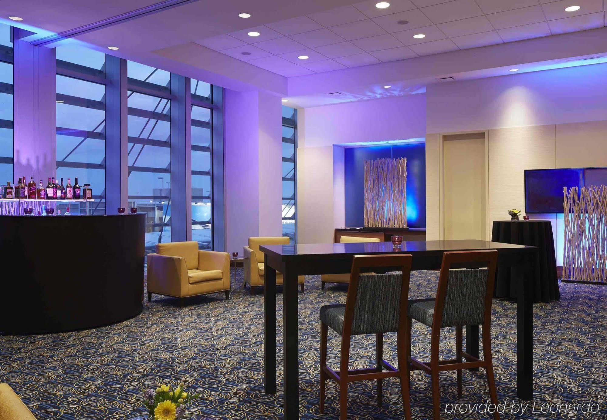 มอนทรีออล แอร์พอร์ต แมริออท อิน - เทอร์มินอล โฮเต็ล Hotel ดอร์วาล ภายนอก รูปภาพ